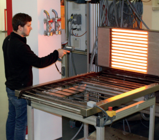 Semiconductor oven heating element
